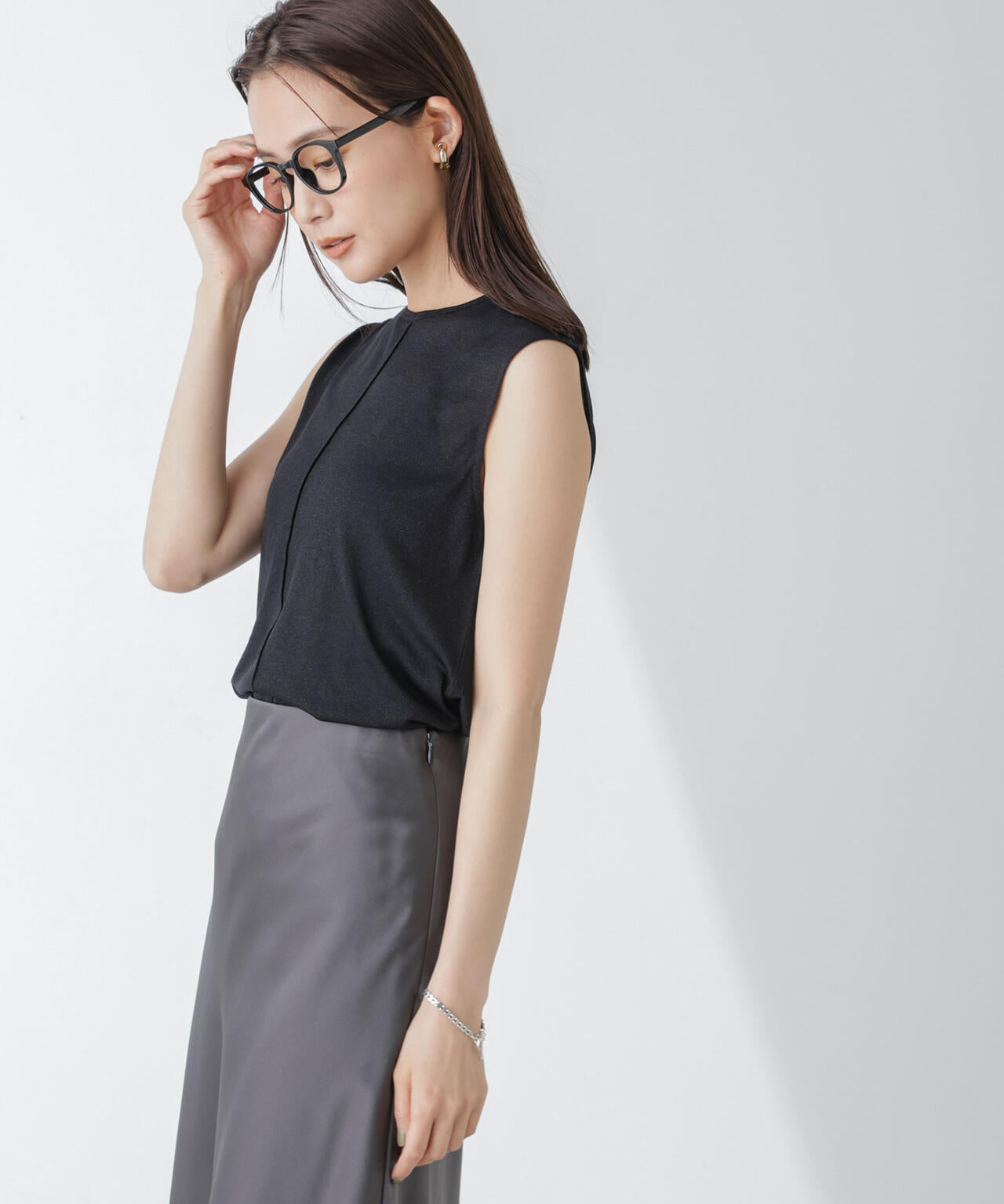 ラメシアーノースリーブカットトップス