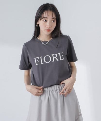 ロゴプリントTシャツ