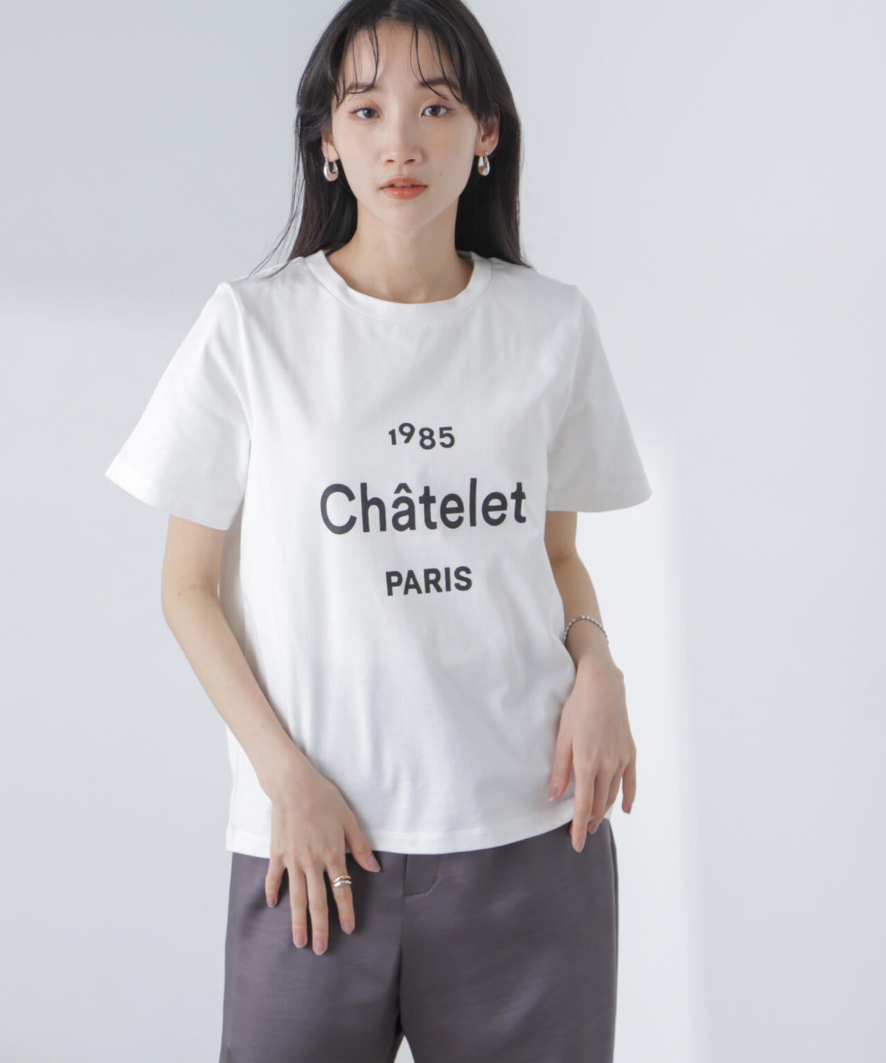 ロゴプリントTシャツ