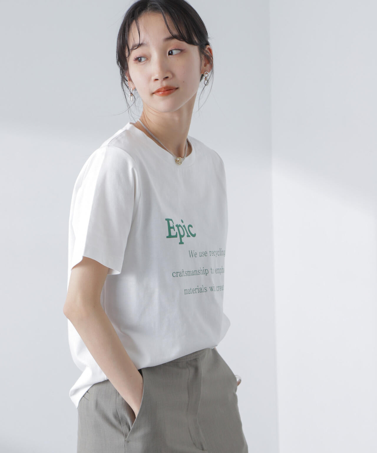 ロゴプリントTシャツ