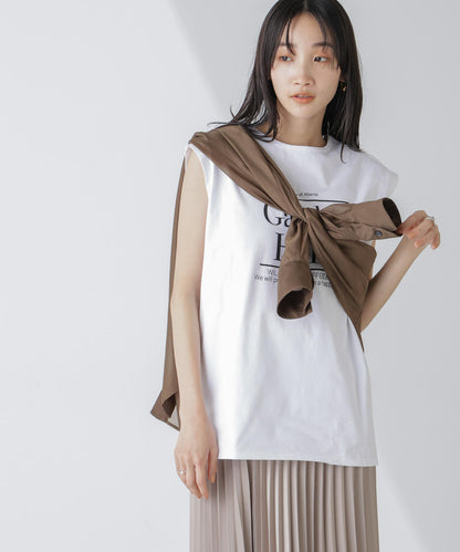 ノースリーブロゴプリントトップス