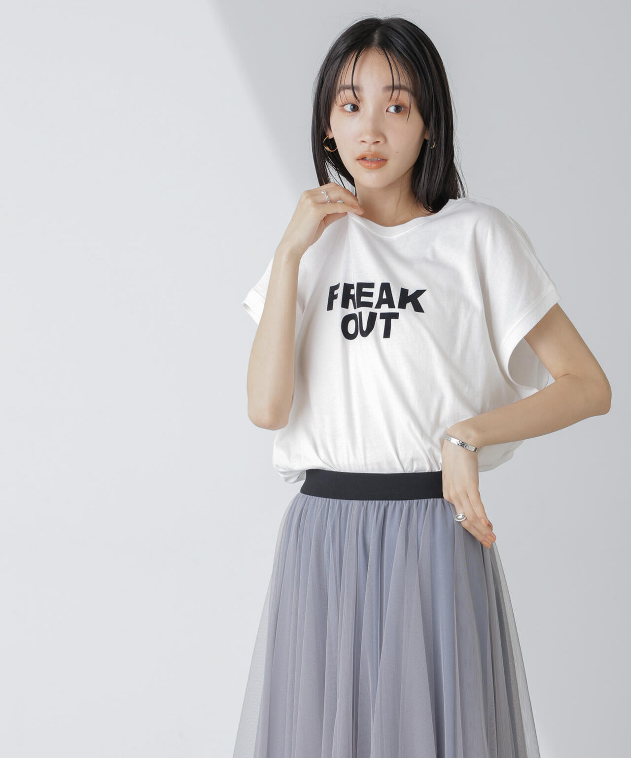 フロッキーロゴノースリーブクロップドトップス