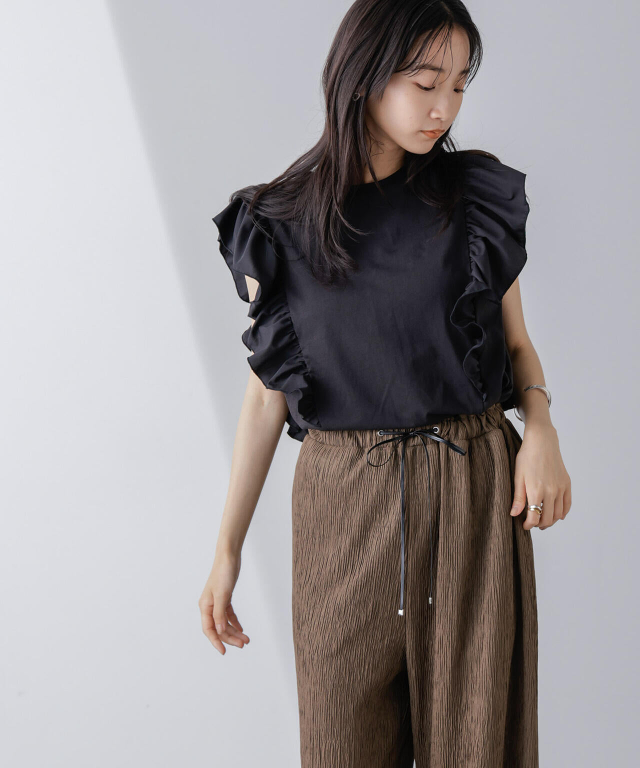 異素材コンビフリルスリーブカットトップス