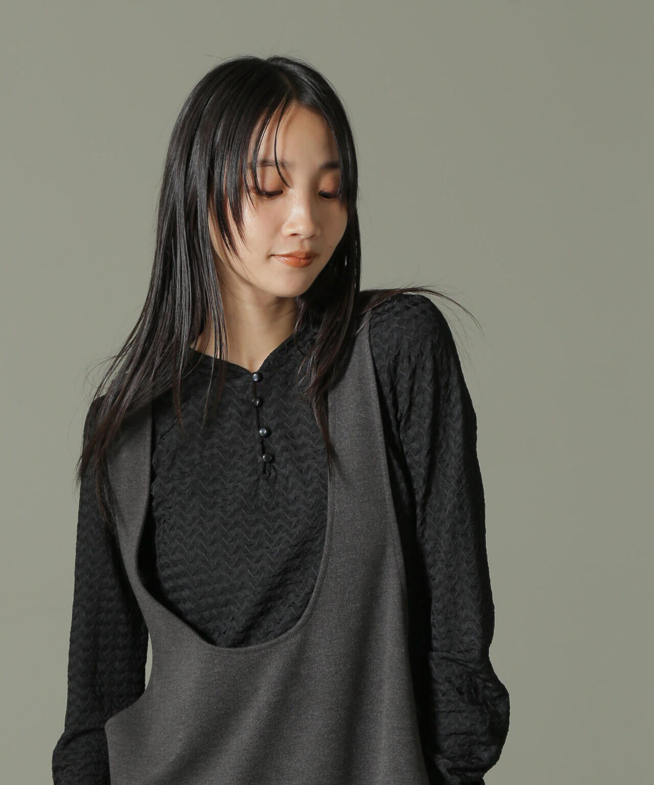 前後2WAYシャーリングカットトップス