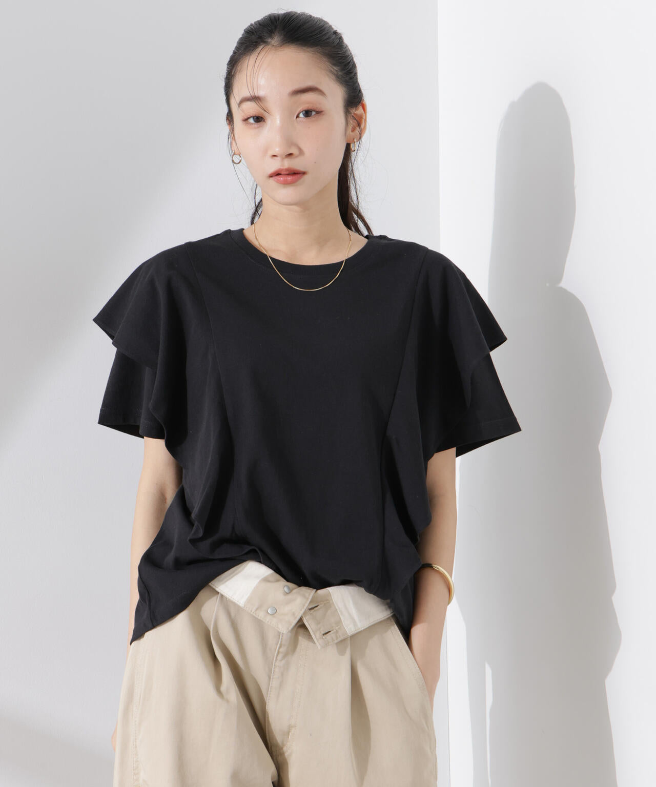 ラッフルデザインTシャツ