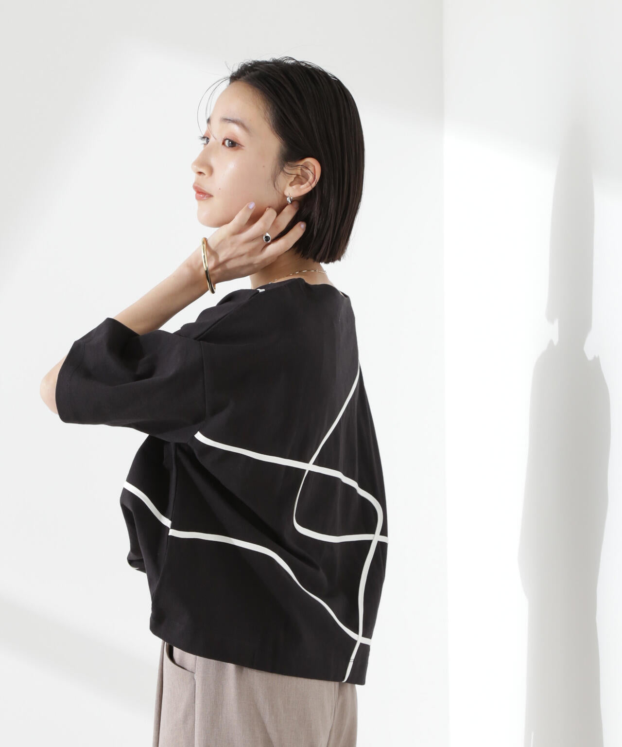 コード刺繍クルーネックカットトップス