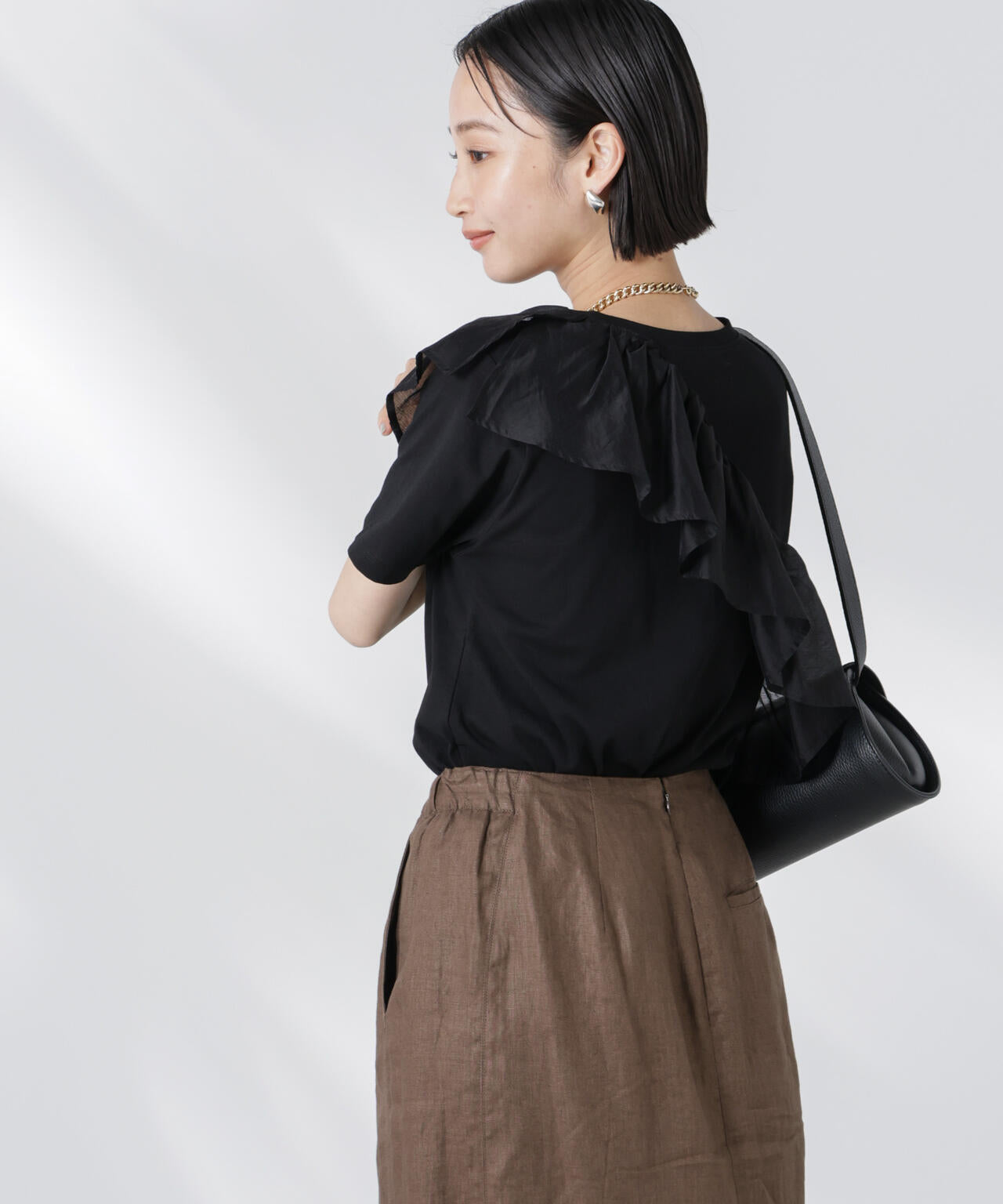 アシンメトリーフリル異素材コンビTシャツ