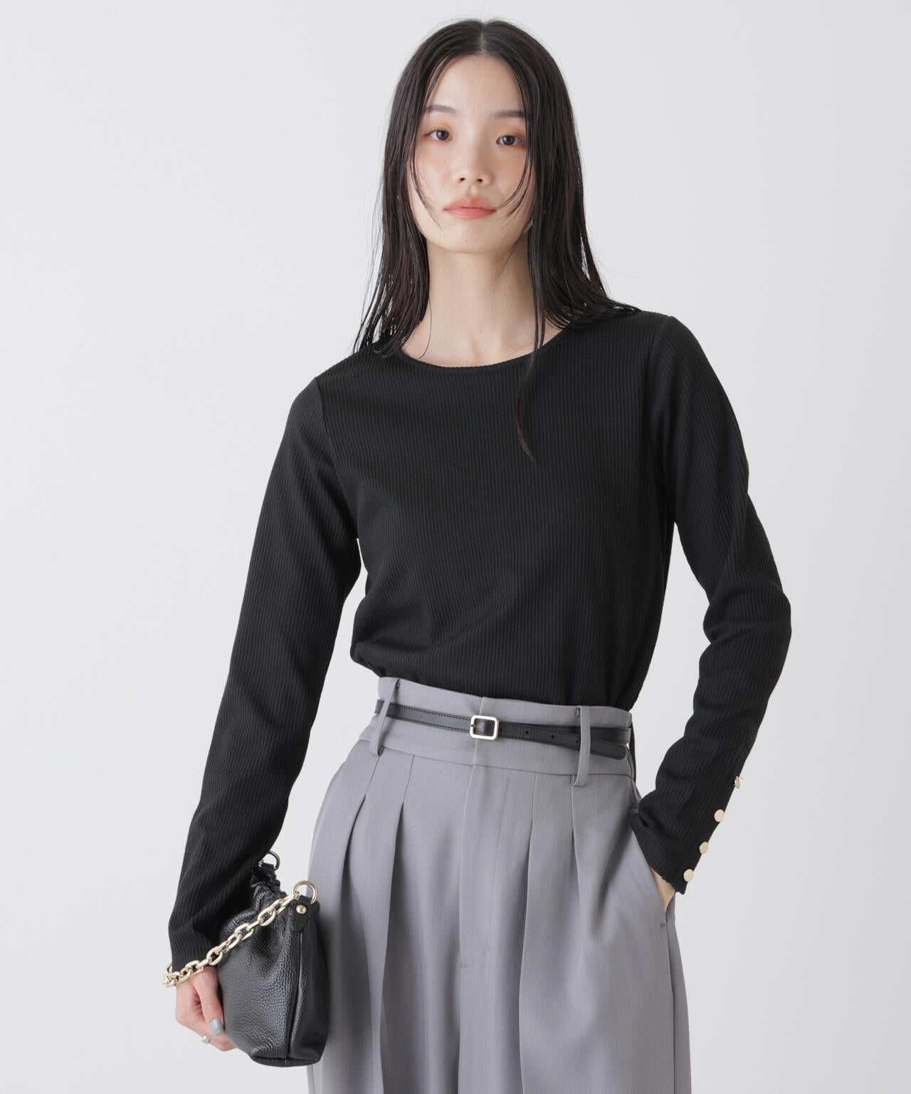 メタルボタンスリーブクルーネックリブカットトップス