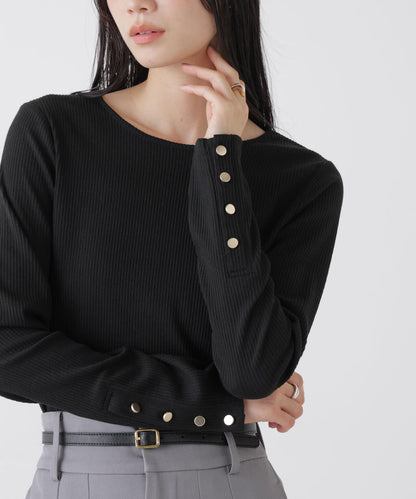 メタルボタンスリーブクルーネックリブカットトップス